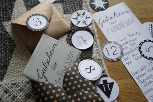 DIY Adventskalender Gutscheine Basteln einfach schnell flow Papier Idee Advents Weihnachten Kalender